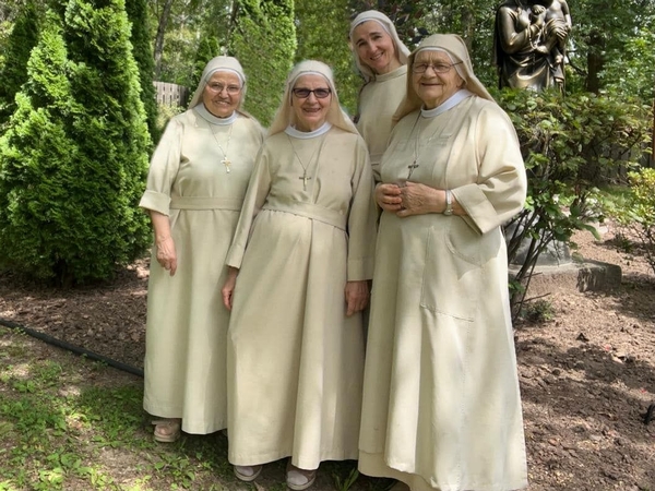 Sisters of the Holy Family